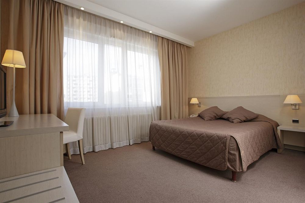 Hotel Restaurant Tivoli - Basel Airport Huningue Ngoại thất bức ảnh